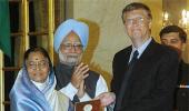 Bill Gates receives Indira Gandhi Peace Prize