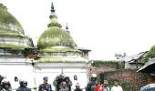 Pic: Indian priests pray at Nepal temple again