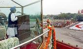 PM unfurls the tricolour at Red Fort