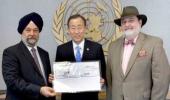 India hands over flood relief to Pak through UN