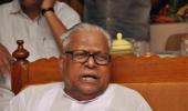 Kerala CM files defamation suit against Achutanandan