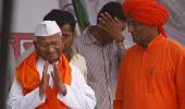 Agnivesh wants to apologise to Hazare, regroup old team