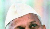 Hazare threatens fast unto death for Lokpal bill