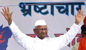 Present a strong Lokpal Bill in Parliament: Team Anna to UPA