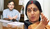 Sushma Vs Jaitley: BJP chief Gadkari joins in 