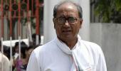 I don't want to cross swords with Anna Hazare: Digvijay