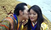 PIC: Bhutan king seals wedding with Royal Kiss