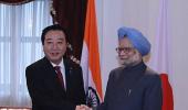 Photo: Manmohan meets Japanese PM