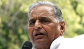 Coal-gate: Mulayam leads dharna outside Parliament