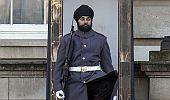 Sikh becomes first Buckingham Palace guard with turban