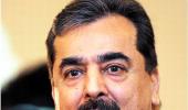 Pak media warns Gilani: 'This is your LAST lifeline'