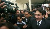 Pakistani chief justice turns the tables on Zardari govt