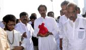 In PHOTOS: Uddhav collects Bal Thackeray's ashes