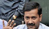 Kejriwal, IAC activists detained in bid to meet PM