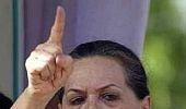 Sonia flags off Congress poll campaign in Himachal