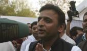 In Lucknow, Akhilesh does a Kejriwal