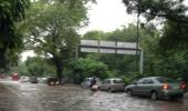 Heavy rains lash Delhi, traffic jams in several areas