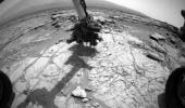 In PHOTOS: Curiosity rover unearths first Martian rock