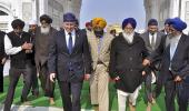 PHOTOS: Cameron pays obeisance at Golden Temple