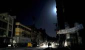 In PHOTOS: Pakistan plunges into darkness