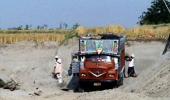 Sand mafia runs UP, MP governments: Digvijaya