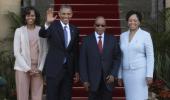 Obama meets Mandela's family in South Africa