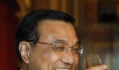 Premier Li calls, Modi says China is priority