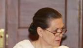 Naxal attack: Sonia appreciates courage of Cong leaders