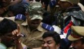 AP division: Seemandhra lawyers' protest enters 100th day