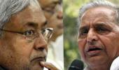 Nitish, Mulayam, Left meet amid efforts to form Third Front