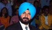 Sulking Sidhu hits out at Badal govt, says he feels like oppn