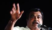 Gadkari challenges Sonia, Hazare for open debate on land bill