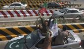 Pak anti-govt protesters march on; shots fired at Imran