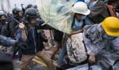 Hong Kong protesters scuffle with cops in heart of the city