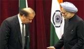 Pakistan PM Sharif invites India to hold talks on Kashmir