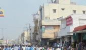 Seemandhra decries Andhra's division by going on a bandh