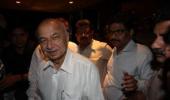 Kejriwal's sit-in: Home Minister Shinde meets PM