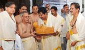 President seeks blessings at Padmanabhaswamy temple