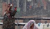 Unexpected snowfall kills 17 in Kashmir