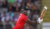 Chigumbura keeps Zimbabwe in race for WT20 Super-10 berth