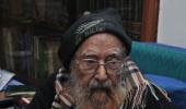 Friends, family, admirers bid goodbye to Khushwant Singh