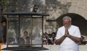 Ahead of taking oath as PM, Modi visits Rajghat