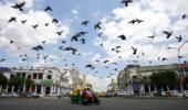 Trio open fire on constables at Connaught Place