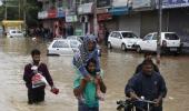 SOS Kashmir: No power, phone lines down, lakhs homeless