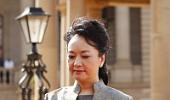 Watch out for the charming Peng Liyuan