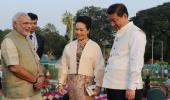 CHECK OUT: Peng Liyuan, First Lady of style