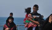 Braving war-like conditions, Navy rescues 800 from Yemen