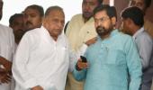 PM hails Congress ally Mulayam for his support to end Parliament logjam