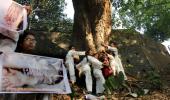 Activists take to 'Gandhigiri' to fight for Mumbai's open spaces