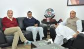 Kejriwal meets Rajnath; underlines need for constructive cooperation